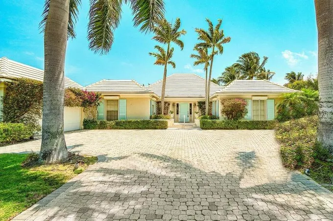 15 Spoonbill Rd, Manalapan, FL 33462 - MLS RX-10885198 for Sale