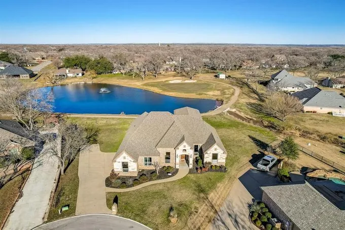 8807 Bellechase Rd, Granbury, TX 76049 for Sale