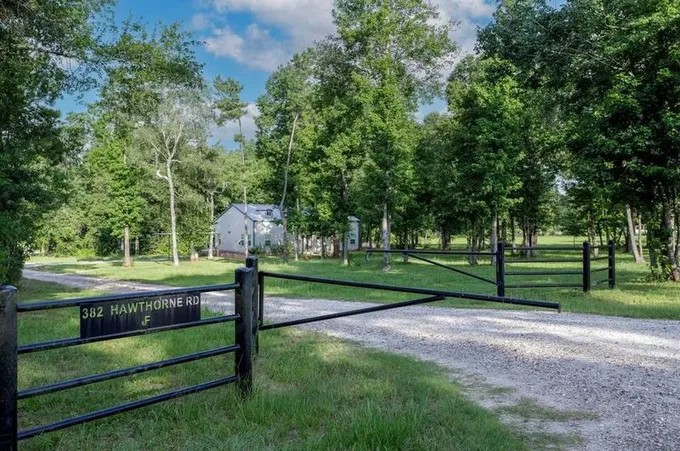 382 Hawthorne Rd, New Waverly, TX 77358 - MLS 21224611 for Sale