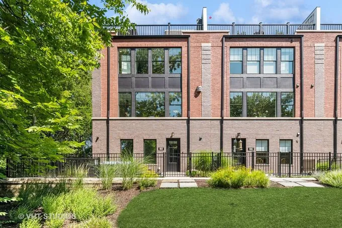 912 E Chicago Ave, Naperville, IL 60540  MLS# 11821860 for Sale