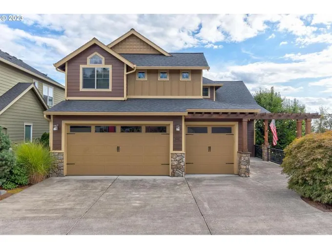606 N V ST, Washougal WA 98671 for Sale
