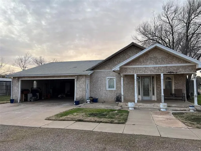 155 N 2nd St, Slaton, TX 79364 for Sale