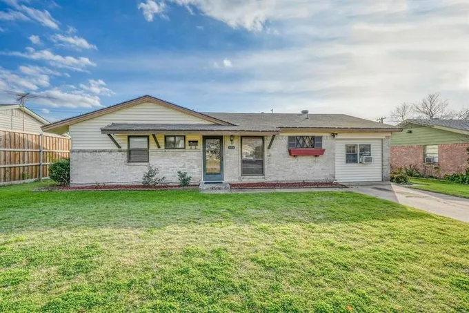 11322 Crescendo Dr, Dallas, TX 75238 for Sale