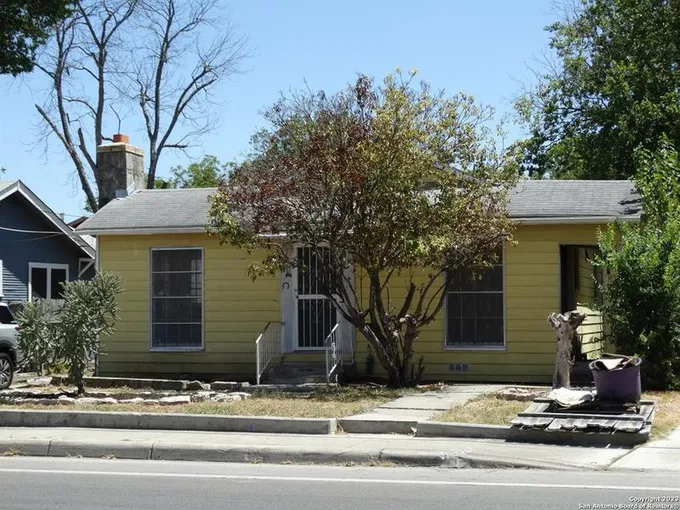 1832 W Woodlawn Ave, San Antonio, TX 78201 for Sale