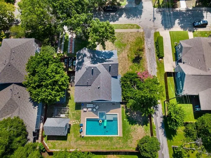 911 Coleman St, Mc Kinney, TX 75069 for Sale