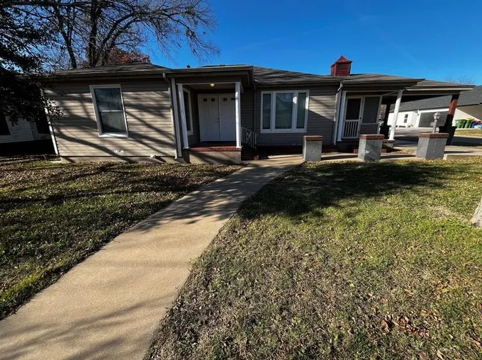 301 Poplar St, Italy, TX 76651 - MLS 20493125 for Rent