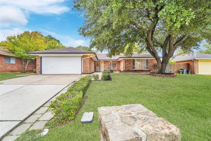 1206 Brookfield Ln, Mansfield, TX 76063 for Sale