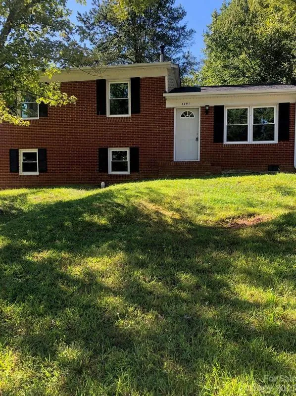 3201 Spring Valley Dr, Gastonia, NC 28052 - MLS 4072510 for Sale