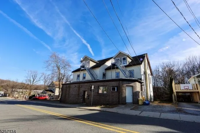 174 Main St #2R, Franklin, NJ 07416 - MLS 3875550 for Rent