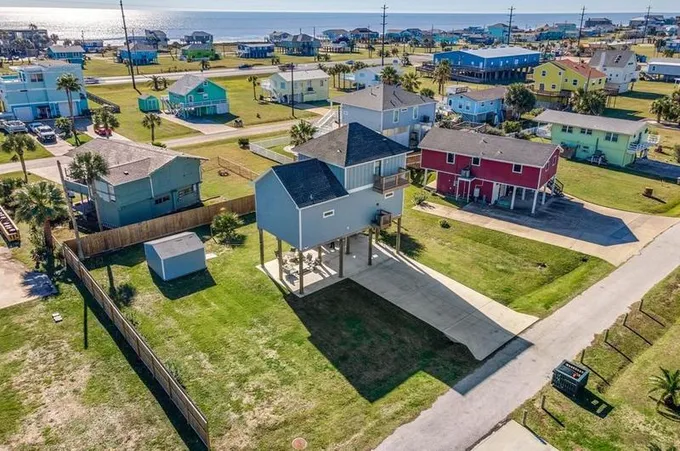 16513 Edward Teach, Jamaica Beach, TX 77554 - MLS 43727769 for Sale