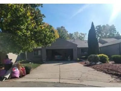 Valley Oaks Cir # 20 for Sale