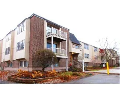 Bainbridge Dr Apt 33 for Sale