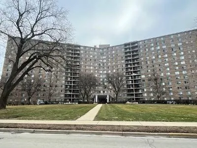 N Kedzie Ave Apt 812 for Sale