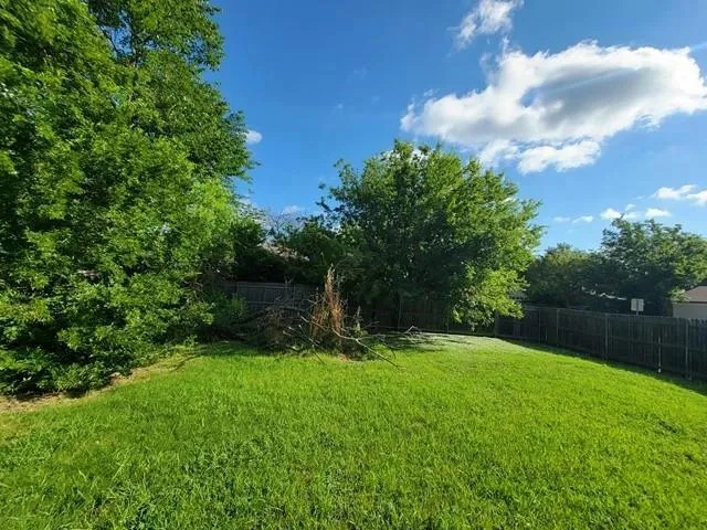 1211 CEDAR HILL LN, Arlington, TX 76014 Single Family Residence For Sale  MLS# 20434272