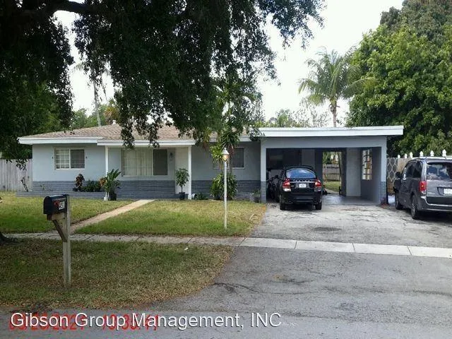 451 SW 38th Avenue - Front  451 SW 38th Avenue for Sale