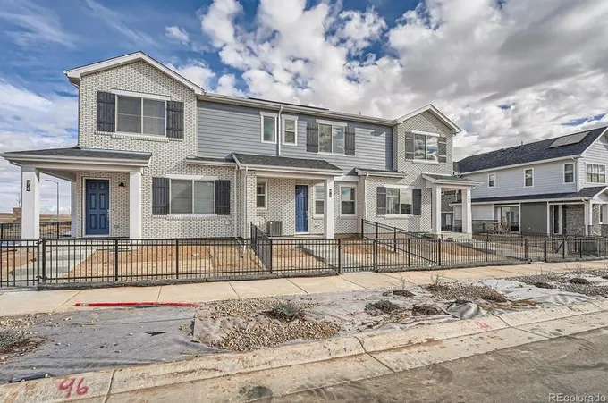 86 N Vandriver Pl, Aurora, CO 80018 - MLS 5822405 for Sale