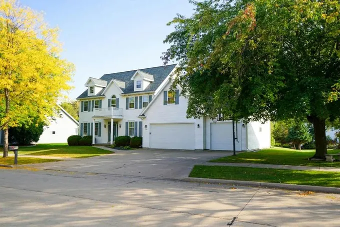 511 E SHEFFIELD LN, APPLETON, WI 54913 Single Family Residence For Sale  MLS# 50282477