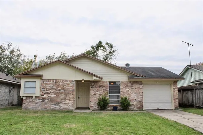 4826 Redfish Reef Dr, Bacliff, TX 77518 for Rent