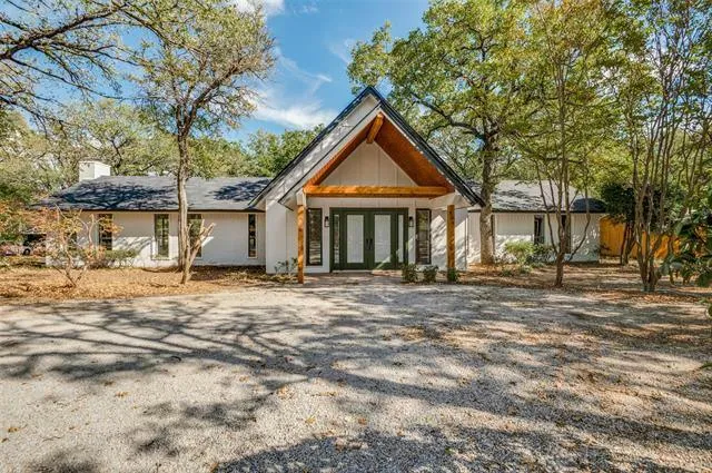 197 COUNTY ROAD 3418, Bridgeport, TX 76426 Single Family Residence For Sale  MLS# 20486153