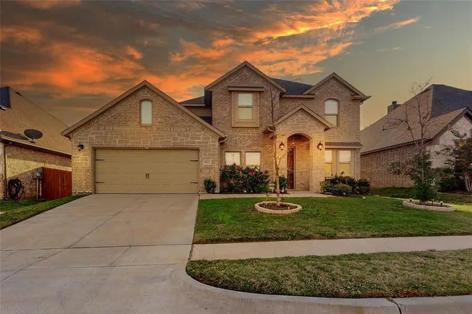 1013 Wildwood Dr, Joshua, TX 76058 for Sale