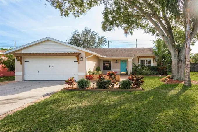 1909 HASTINGS LN, CLEARWATER, FL 33763 Single Family Residence For Sale  MLS# A4594020