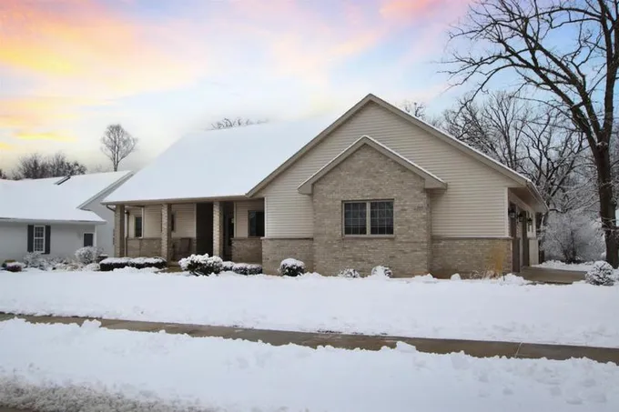23 WOODVUE CT, FOND DU LAC, WI 54935 Single Family Residence For Sale  MLS# 50282809