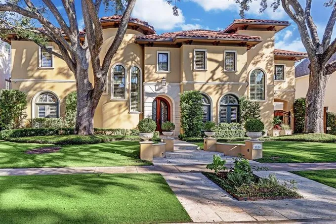 3834 Piping Rock Ln, Houston, TX 77027 for Sale