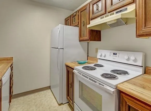 Park Plaza - 201 E 16th Ave - Anchorage, AK Apartments for Rent