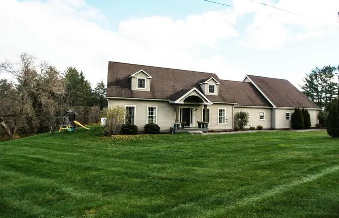 152 OVERLOOK DR, Lyndon, VT 05851 Single Family Residence For Sale  MLS# 4976263