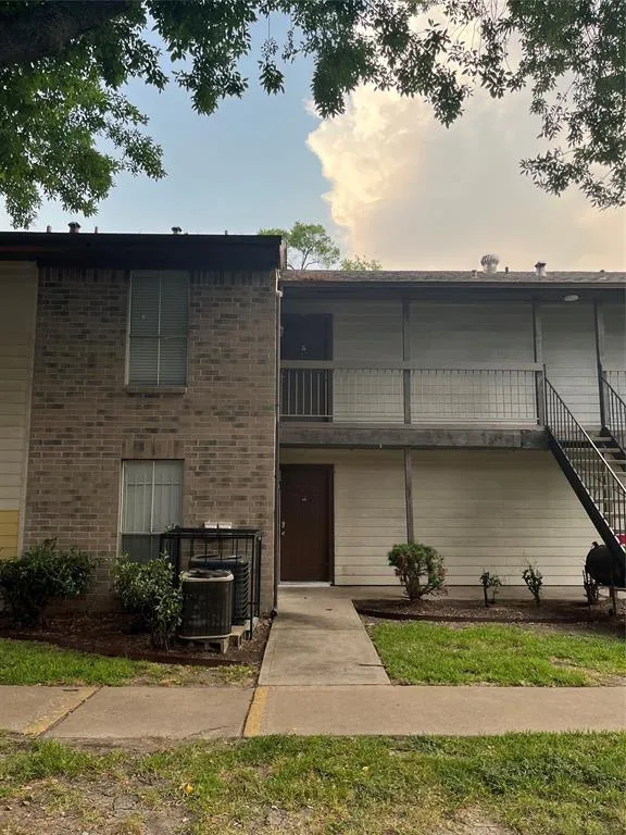 12615 Brookglade Cir #702, Houston, TX 77099 for Sale