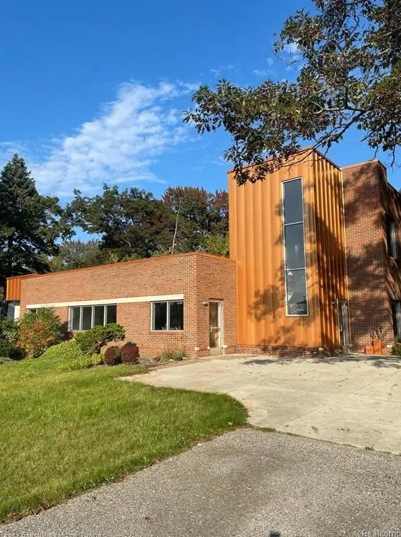 4950 24th Ave, Fort Gratiot Township, MI 48059 - MLS 20230081057 for Sale
