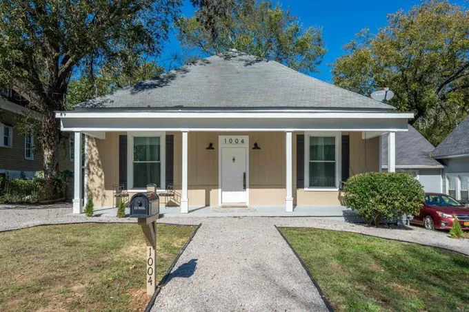 1004 W GRAND AVE, Hot Springs, AR 71913 Single Family Residence For Sale  MLS# 23035609