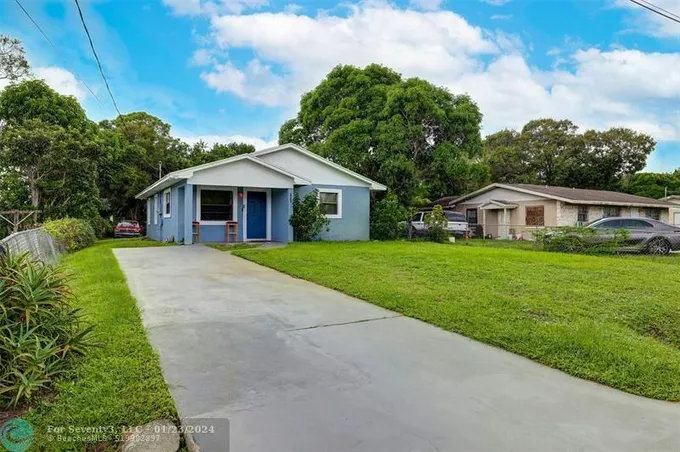 2903 AVENUE R, Fort Pierce , FL 34947 Single Family Residence For Sale  MLS# F10404548