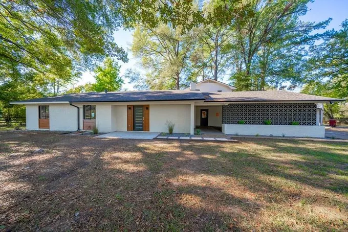 109 Bell St, HALLSVILLE, TX 75650 for Sale