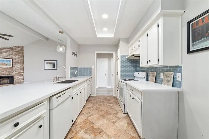12835 Glenwolde Dr, Houston, TX 77099 for Sale