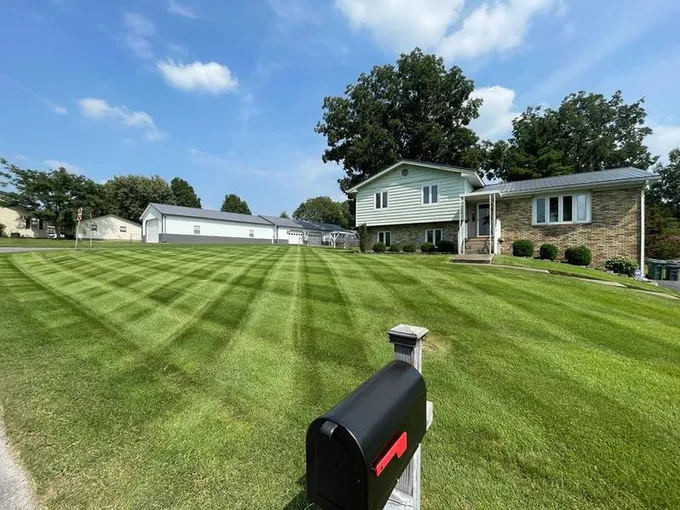 701 Southgate Dr, Morganfield, KY 42437  MLS# 114631 for Sale