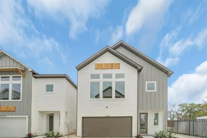5904 Gardendale Drive B, Houston, TX 77092 for Sale
