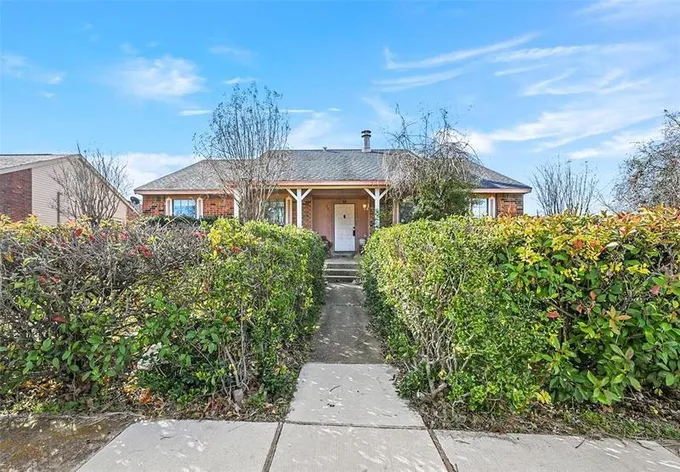501 Redwood Dr, Grand Prairie, TX 75052 for Sale