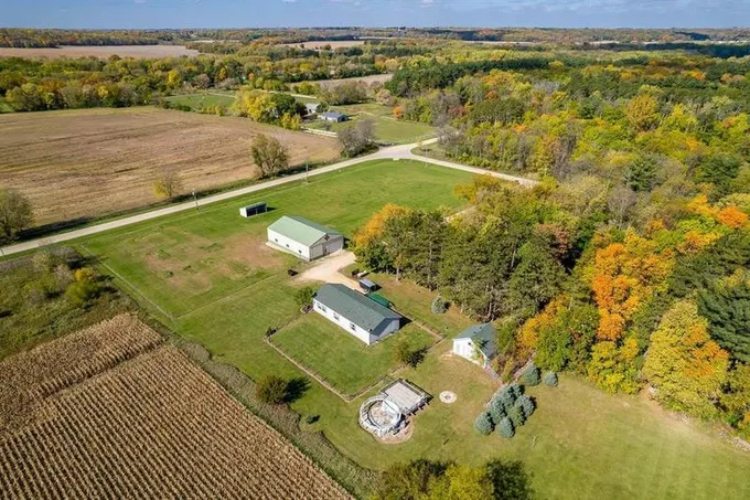 7245 S LOST NATION RD, Dixon, IL 61021 Single Family Residence For Sale  MLS# 11964618