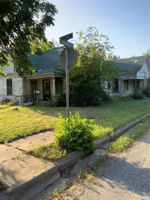 302 W Elm St, Olney, TX 76374 for Sale