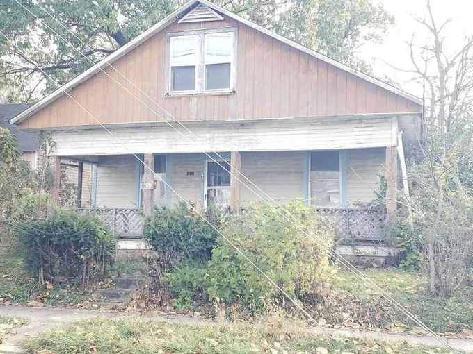 1211 W 3rd Street, Anderson, IN 46016  607257998 for Sale