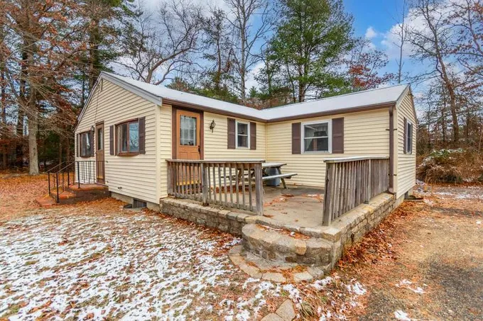 910 County Road, West Wareham, MA 02576  613354679 for Sale