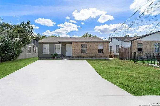 3418 Gateway Dr, San Antonio, TX 78210 for Sale