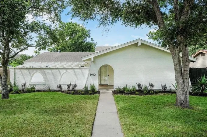 3910 Wickersham St, Corpus Christi, TX 78415 for Sale
