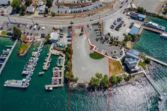 1328 W WOODIN AVE, Chelan, WA 98816 Townhouse For Sale  MLS# 2136448 for Rent