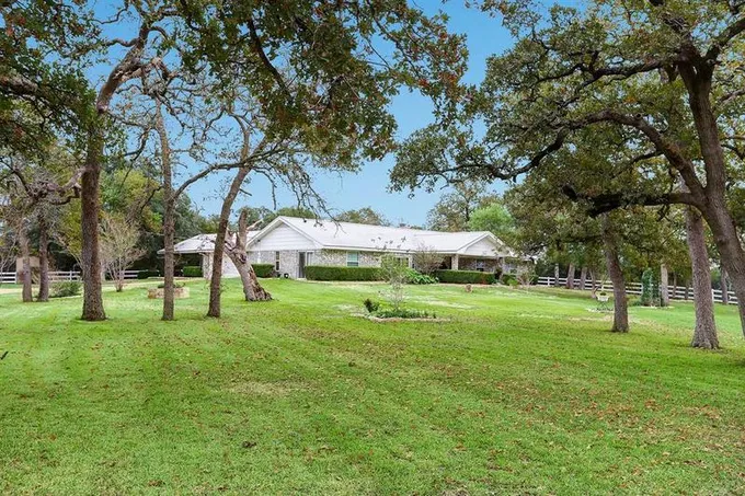 1319 Fm 954, Round Top, TX 78954 for Sale
