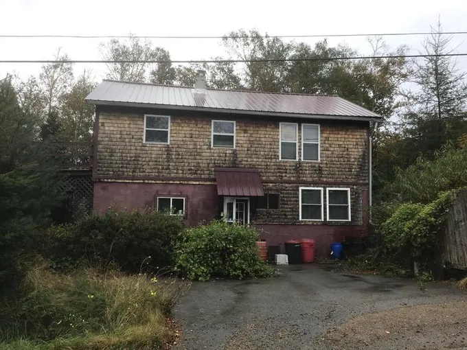 15 Johnson St, Eastport, ME 04631  MLS# 1574965 for Sale
