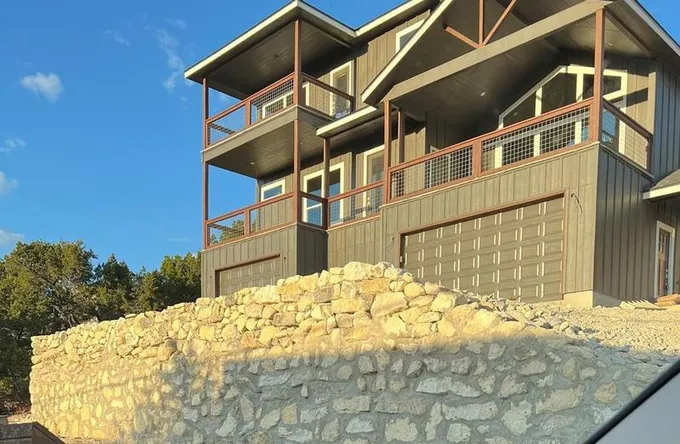672 Rock Castle Dr, Canyon Lake, TX 78133 - MLS 12682695 for Sale