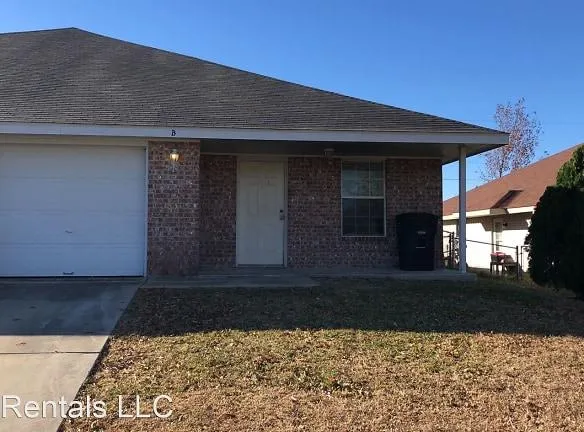 2700 Alma Dr - Killeen, TX 76549 - Home For Rent