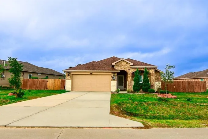 821 Road 5109, Cleveland, TX 77327 for Sale